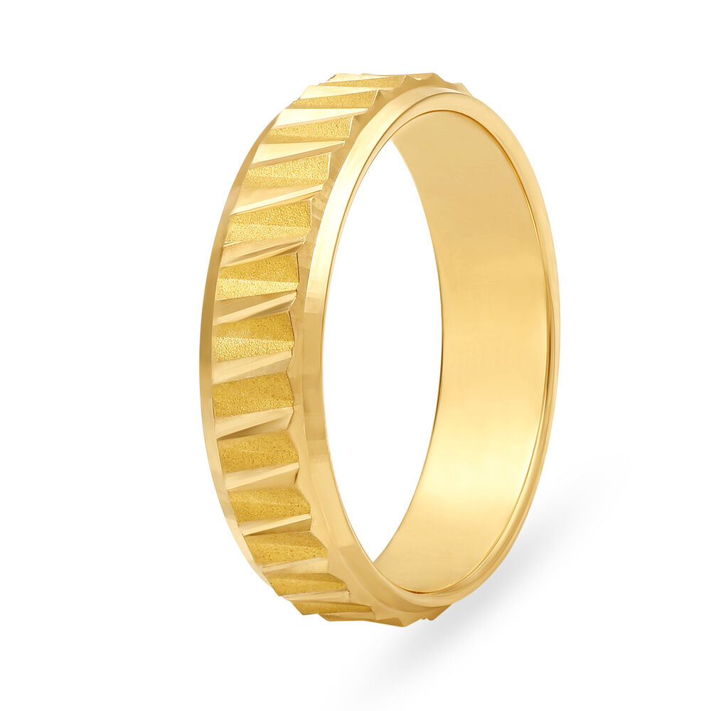 Opulent Men's Gold Finger Ring