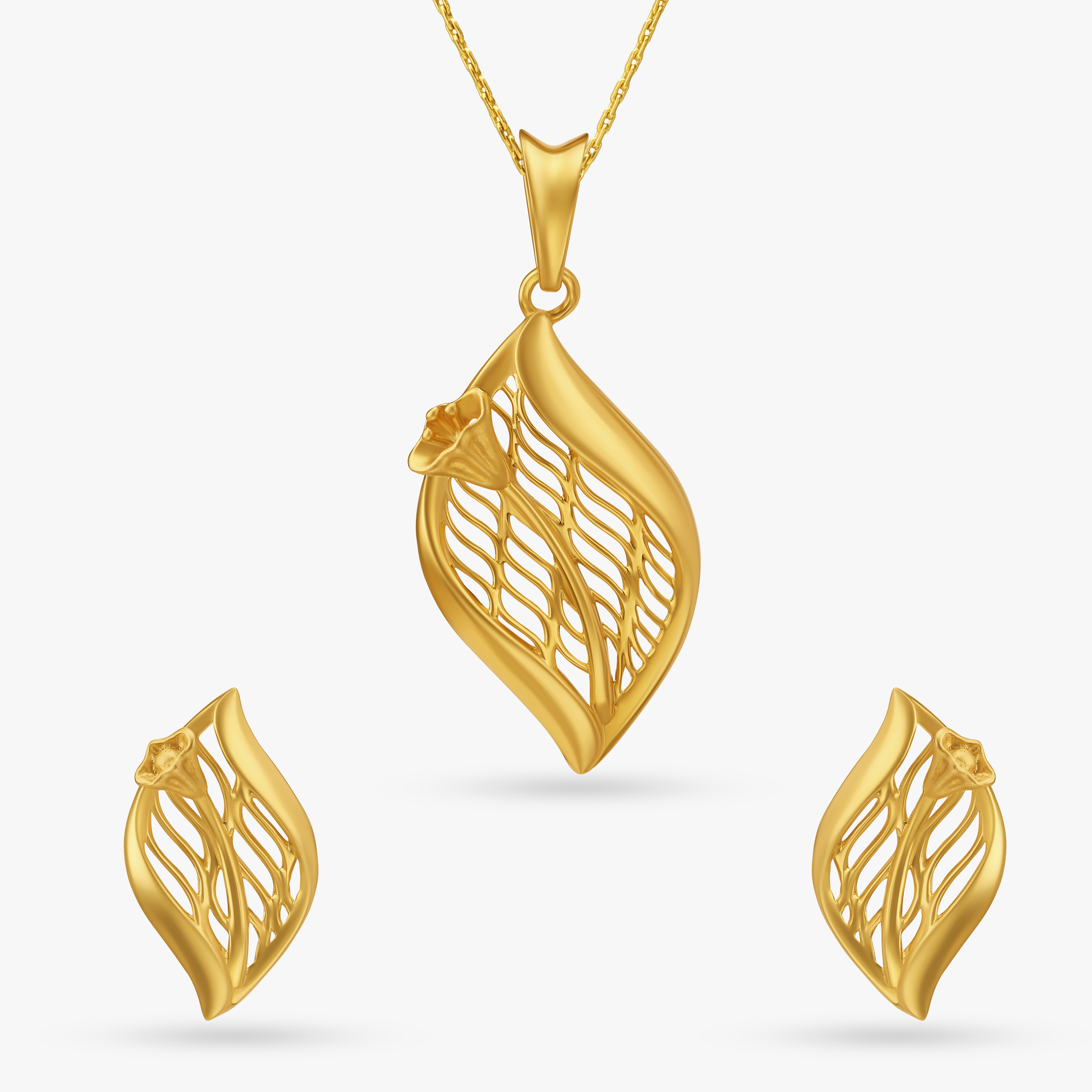 Magnificent Gold Pendant and Earrings Set