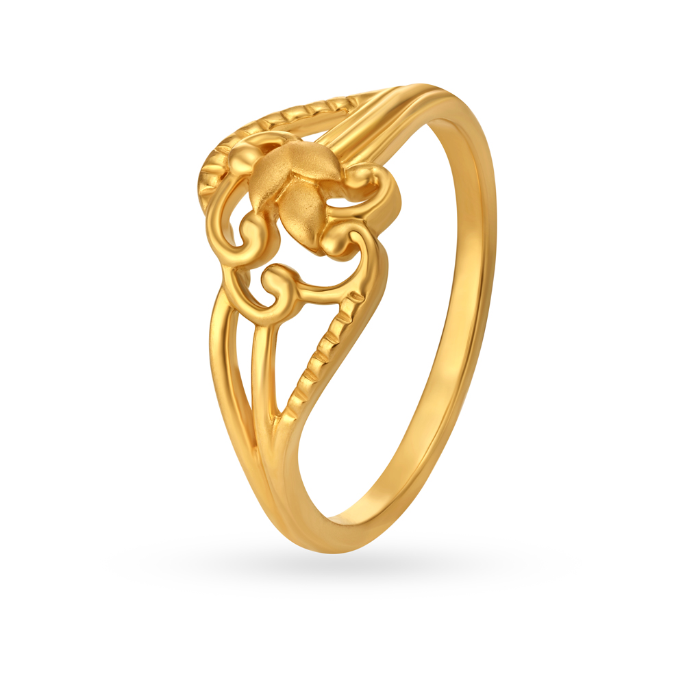 Exquisite Engraved Gold Ring